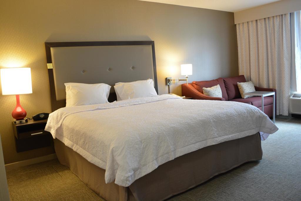 Hampton Inn Newcomerstown Exterior photo